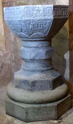 Fonte battesimale della Parrocchiale di San Giovanni Battista a Valmala, datato 1461 e ricondotto ai modi dello stile Zabreri