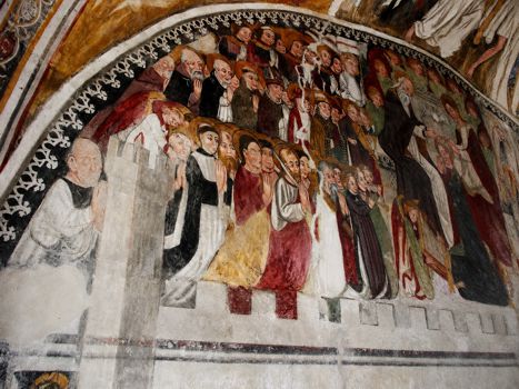 Grande varietà di vesti nella Cappella di San Bernardo a Castelletto Stura (CN)