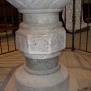 --Fonte battesimale piede, D(ominus)