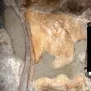 --Presbiterio, lato destro, intradosso monofora, orante