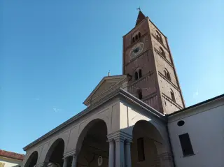 Facciata e campanile - Duomo di Santa Maria Assunta a Acqui Terme