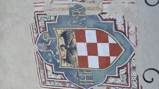 Stemma - Palazzo del Vescovo a GozzanoFrazione Buccione