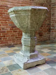 Fonte battesimale - Battistero di Santa Maria della Scala a Chieri