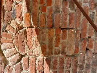 Monofora tamponata - Santuario della Madonna della Fonte a Felizzano