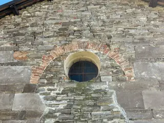 Facciata, dettaglio - Chiesa di San Secondo a MelazzoFrazione Arzello