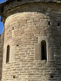 Abside dettaglio monofore - Chiesa di San Secondo a MelazzoFrazione Arzello
