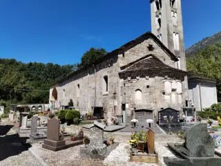 Abside e campanile - Chiesa di Santa Maria della Natività e Sant'Anna a MergozzoFrazione Bracchio