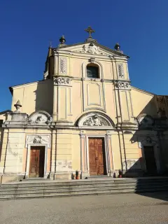 Facciata - Parrocchiale della Natività di Maria Vergine a Momo