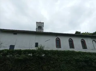 Fianco e campanile - Chiesa o Santuario di Santa Maria di Miralta a Moncrivello
