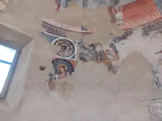 Lacerti  di affreschi - Priorato di San Biagio a MondovìFrazione San Biagio