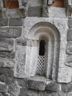 Monofora - Chiesa Cimiteriale di San Pietro a Albugnano