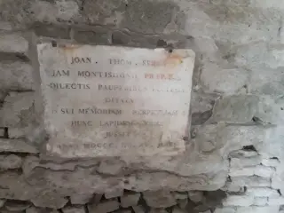 Lapide all'interno - Chiesa Cimiteriale di San Pietro a Albugnano