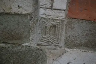 Peduccio absidale - Chiesa Cimiteriale di San Pietro a Albugnano