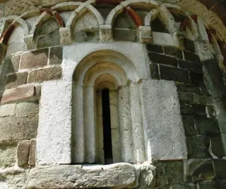 Abside - Particolare - Chiesa Cimiteriale di San Pietro a Albugnano