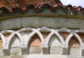 Abside - Particolare - Chiesa Cimiteriale di San Pietro a Albugnano