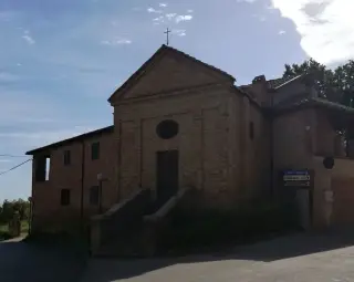 Facciata - Chiesa di Maria Assunta della Cava a Montemagno