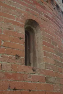 Monofora - Chiesa Cimiteriale di San Grato a Moriondo TorineseFrazione Lovencito