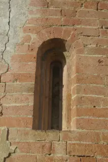 Monofora - Chiesa Cimiteriale di San Grato a Moriondo TorineseFrazione Lovencito