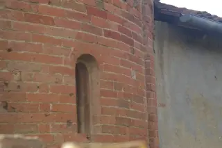 Monofora - Chiesa Cimiteriale di San Grato a Moriondo TorineseFrazione Lovencito