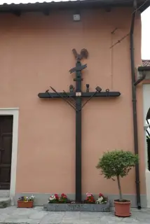 Crocifisso - Chiesa di Santa Maria Assunta di Caristo a BorgomaneroFrazione Santa Cristina
