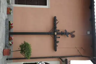 Crocifisso - Chiesa di Santa Maria Assunta di Caristo a BorgomaneroFrazione Santa Cristina