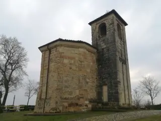 Abside e campanile - Chiesa di San Pietro (vecchio) a Olivola