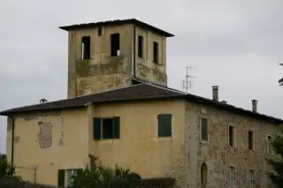Torrione - Resti dell'Abbazia di San Frontiniano a Alba