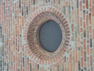 Oculo in facciata - Parrocchiale dei Santi Felice e Agata a Oviglio