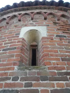Monofora - Cappella del Romitorio o Santa Maria ad Castrum a Lauriano
