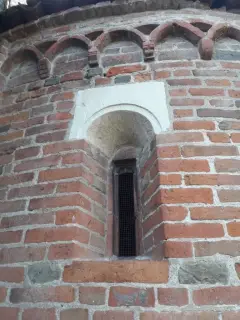 Monofora - Cappella del Romitorio o Santa Maria ad Castrum a Lauriano