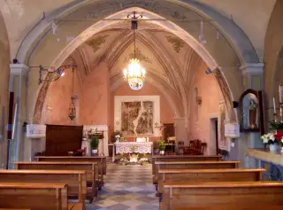 Interno verso abside - Chiesa di San Giovanni Battista o Madonna del Carmine a Piasco