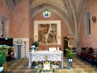 Abside e affresco - Chiesa di San Giovanni Battista o Madonna del Carmine a Piasco