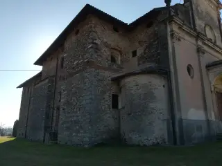 Fianco - Parrocchiale dei Santi Pietro e Lorenzo a Piverone