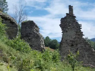 Facciata - Resti della chiesa di San Martino a PerreroFrazione San Martino