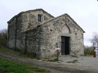 Facciata e Fianco Sinistro - Cappella di San Giacomo a ViolaFrazione Colla San Giacomo