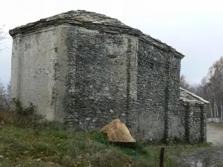Abside Triangolare e Fianco Sinistro - Cappella di San Giacomo a ViolaFrazione Colla San Giacomo