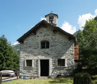 Facciata - Oratorio di San Rocco a Alto SermenzaFrazione Molino