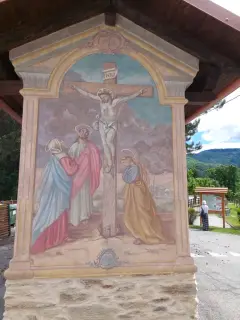 Pilone votivo: Crocifissione del 2025 - Chiesa di San Giuliano a RoccabrunaFrazione San Giuliano