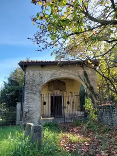 Vista - Cappella di San Grato e San Lazzaro o dei Danesy a Roletto