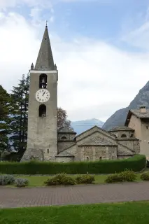 Vista absidale e campanile - Parrocchiale di San Martino a Arnad