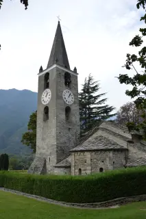 Vista absidale e campanile - Parrocchiale di San Martino a Arnad