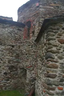 Battistero ingresso tamponato - Battistero di San Giovanni a Settimo Vittone