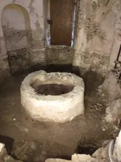 Fonte battesimale - Battistero di San Giovanni a Settimo Vittone
