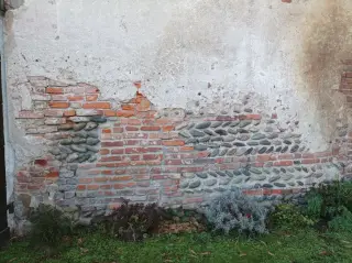 Muratura a lisca di pesce - Resti Della Chiesa di San Grato a Sizzano