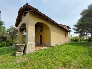 Portico e fianco - Chiesa di San Marcellino a Sommariva Del Bosco