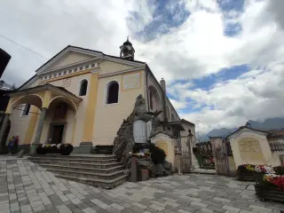 Facciata - Parrocchiale di San Martino a AyasFrazione Antagnod