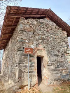 Casa dell'eremita - Cappella di San Giacomo a Torre Canavese