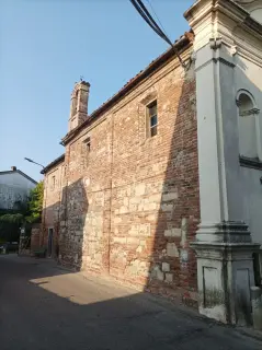 Fianco - Chiesa di San Sebastiano a Mombello Monferrato