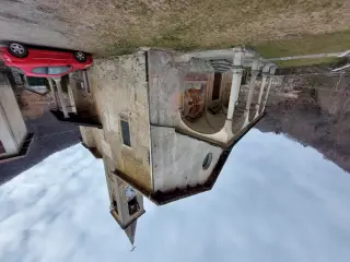 Fianco - Parrocchiale di San Martino a VaralloFrazione Roccapietra