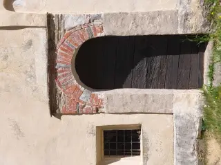 Portale - Chiesa di San Costanzo a Vignolo
